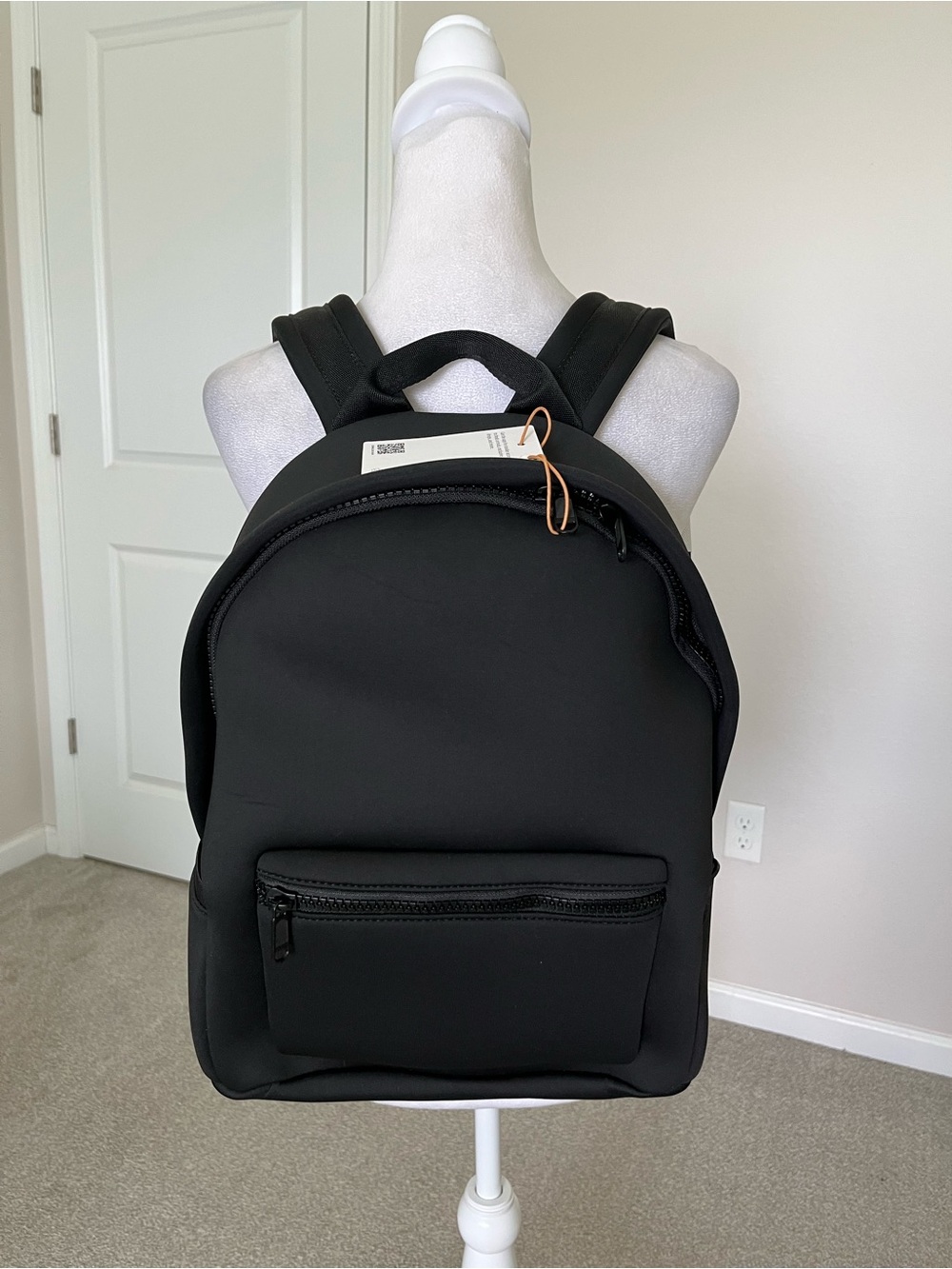 NWT Quince Black Neoprene Backpack with Front Zip Pocket - Picture 2 of 11